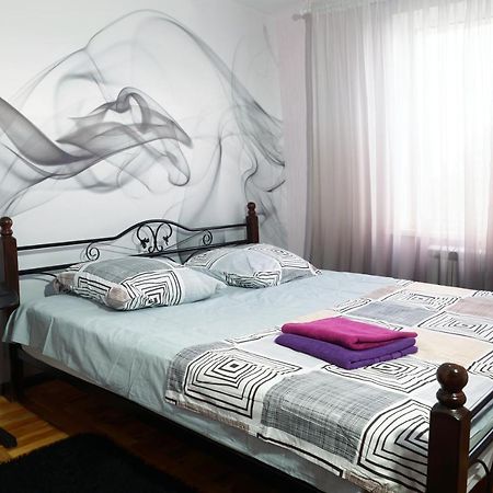 2 Rooms Semi-luxury Apt on 39-H Nezalezhnoi Ukrаiny Street next to the city council  Запорожье Экстерьер фото